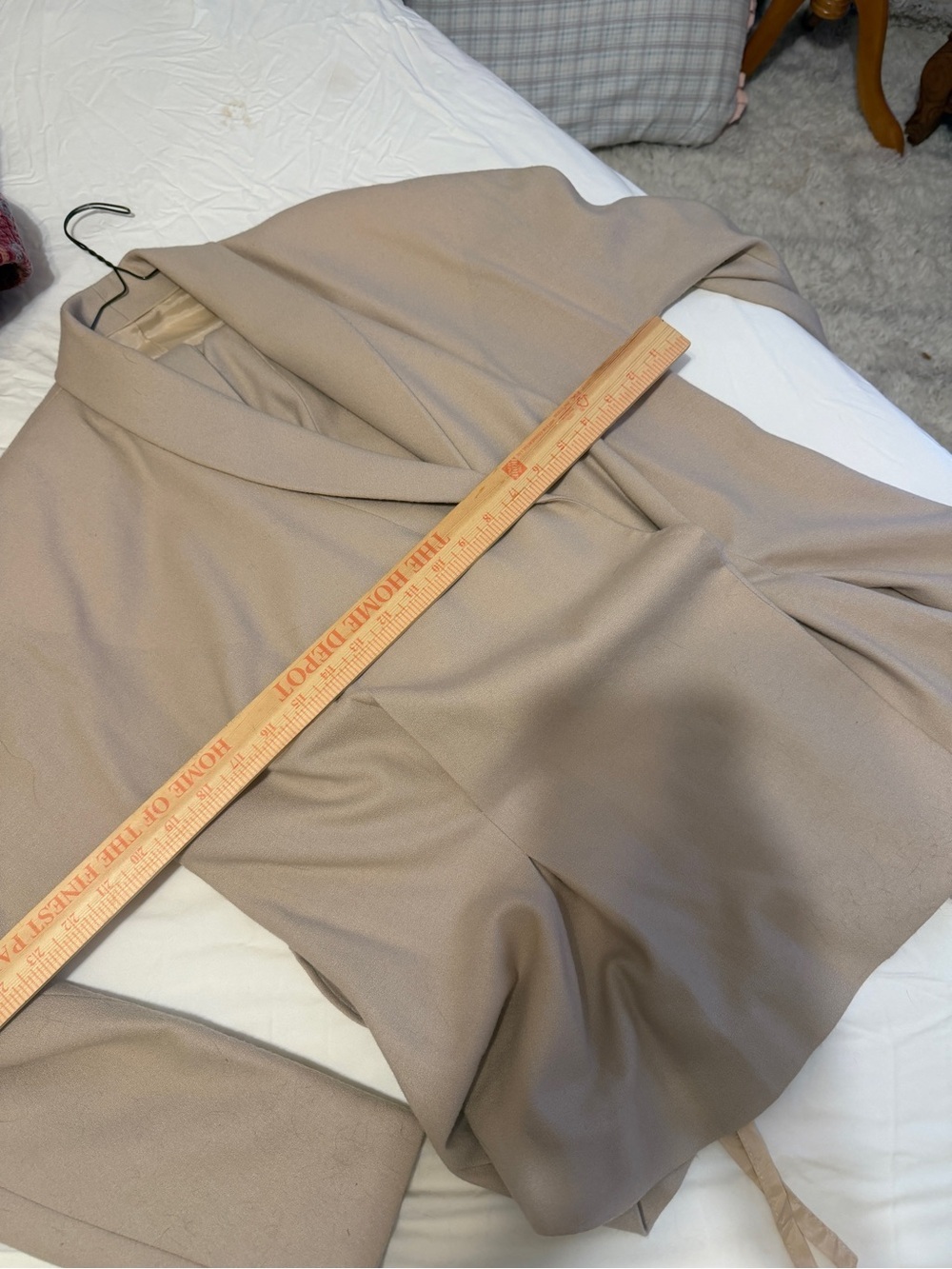 Custom made ladies 90s beige wool suit. Vintage - Picture 15 of 15